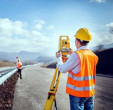 Read more about the article الفرق بين الرفع المساحي والطبوغرافي: متى تحتاج كل خدمة؟